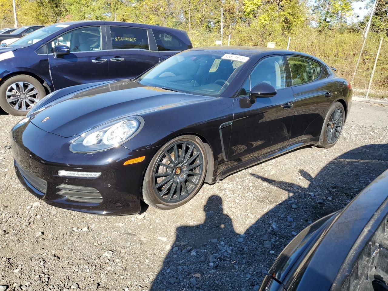 2016 PORSCHE Panamera