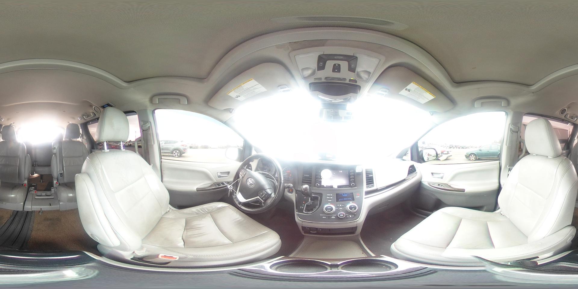 2018 TOYOTA SIENNA