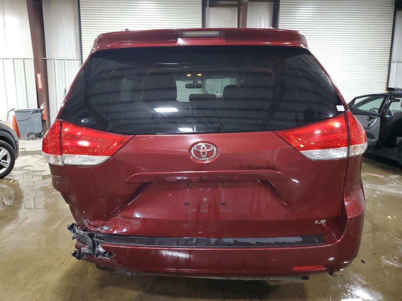 2014 TOYOTA SIENNA