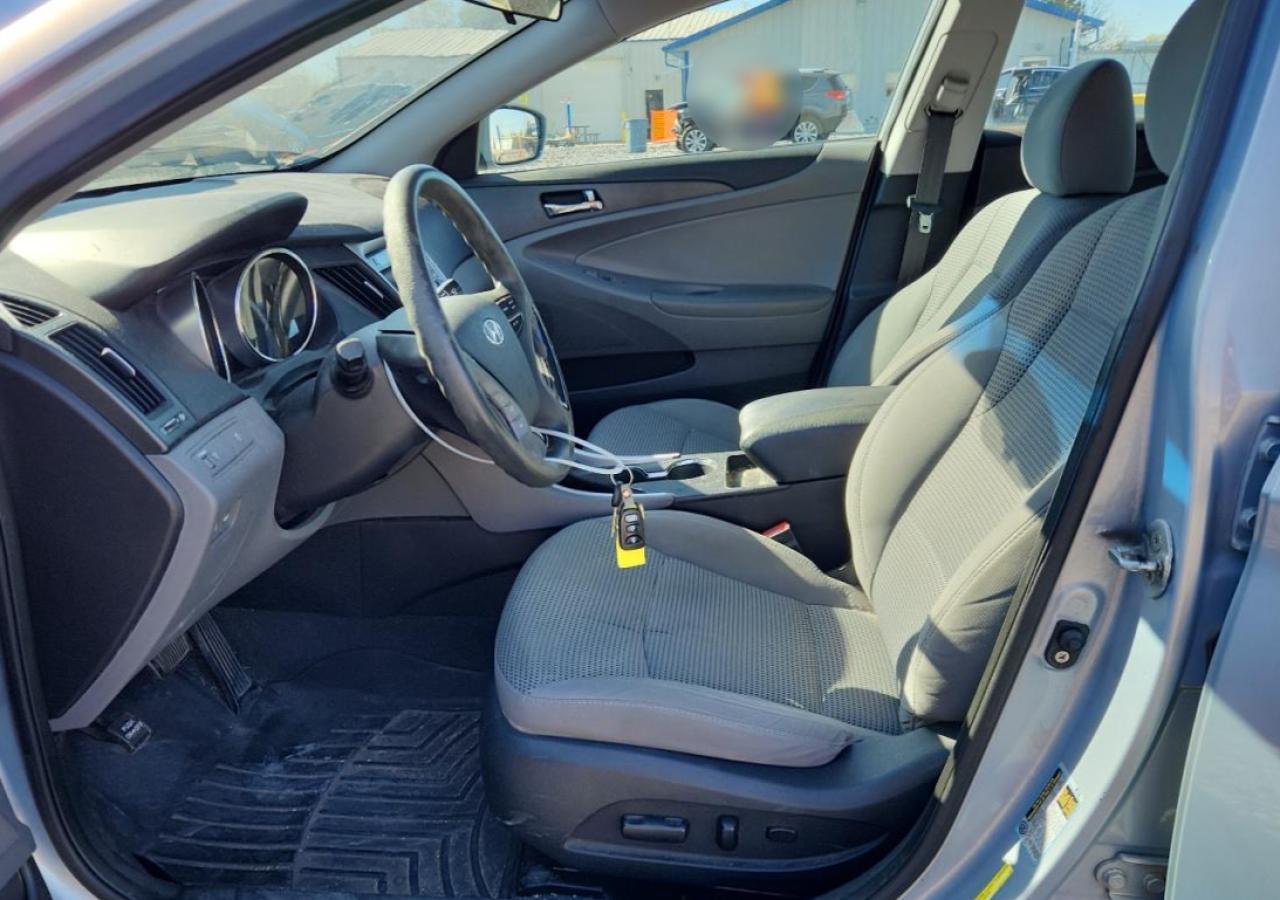 2011 HYUNDAI SONATA