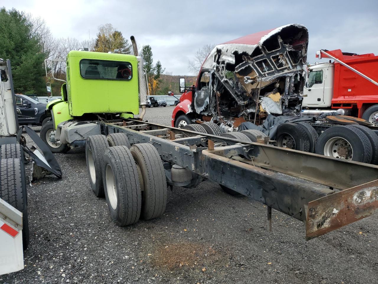 2022 PETERBILT 348