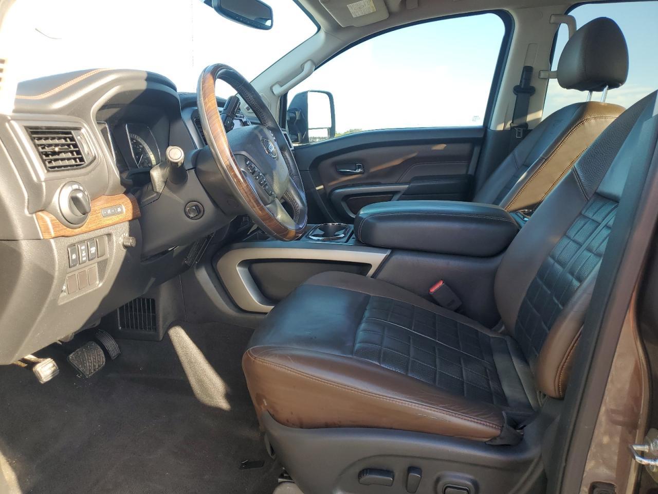 2016 NISSAN Titan