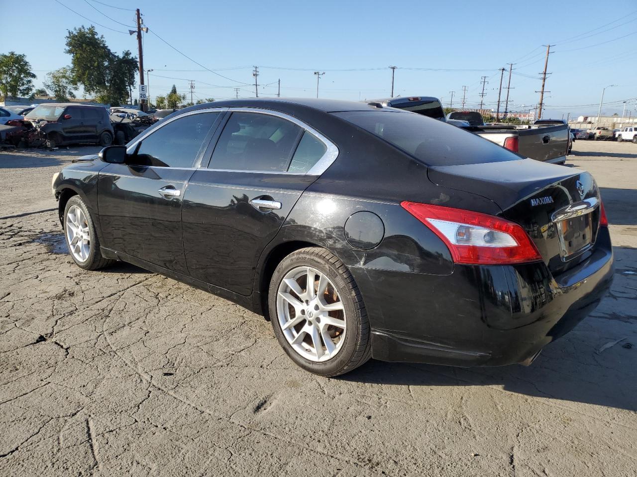 2011 NISSAN Maxima