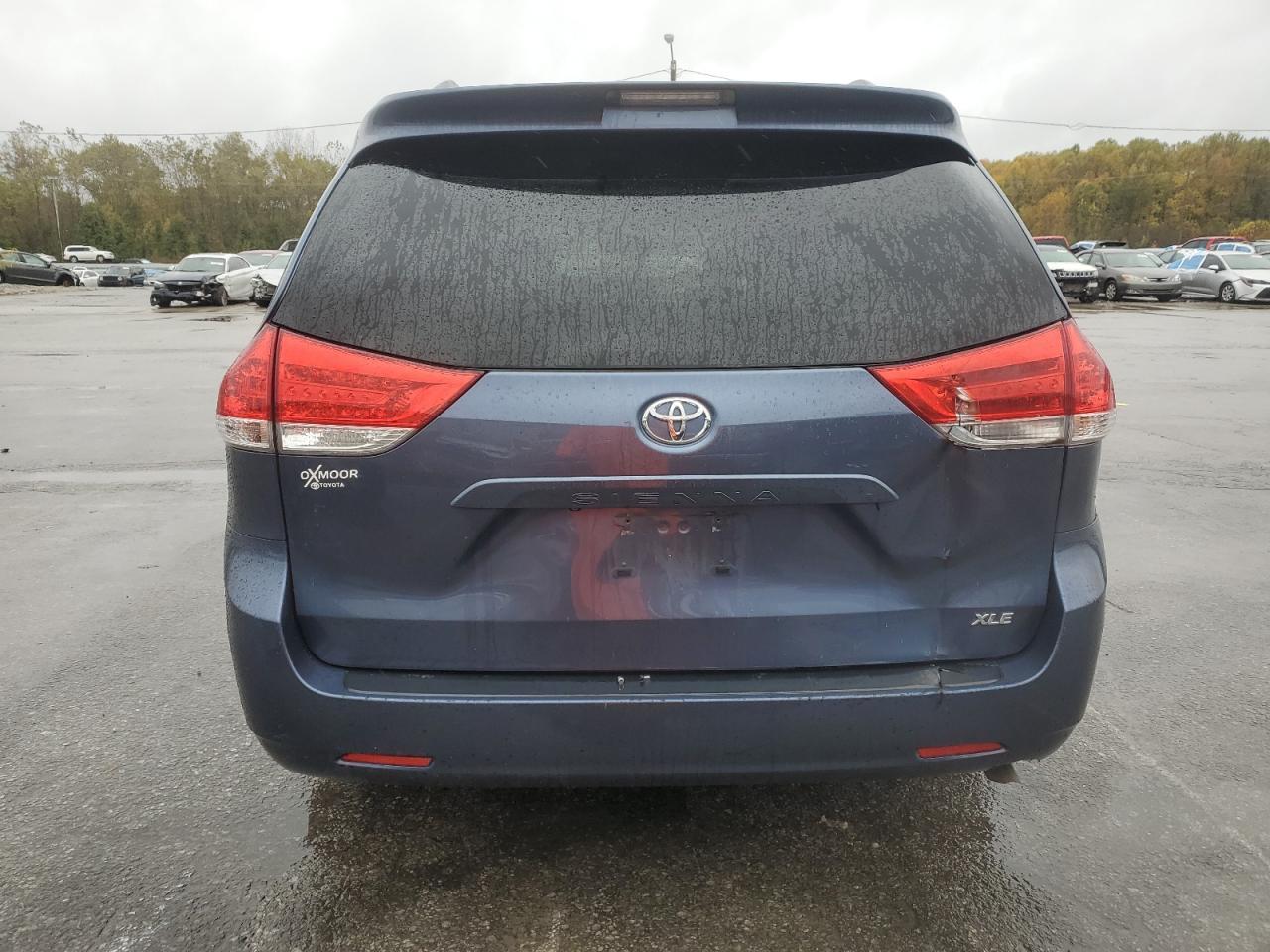 2013 TOYOTA SIENNA