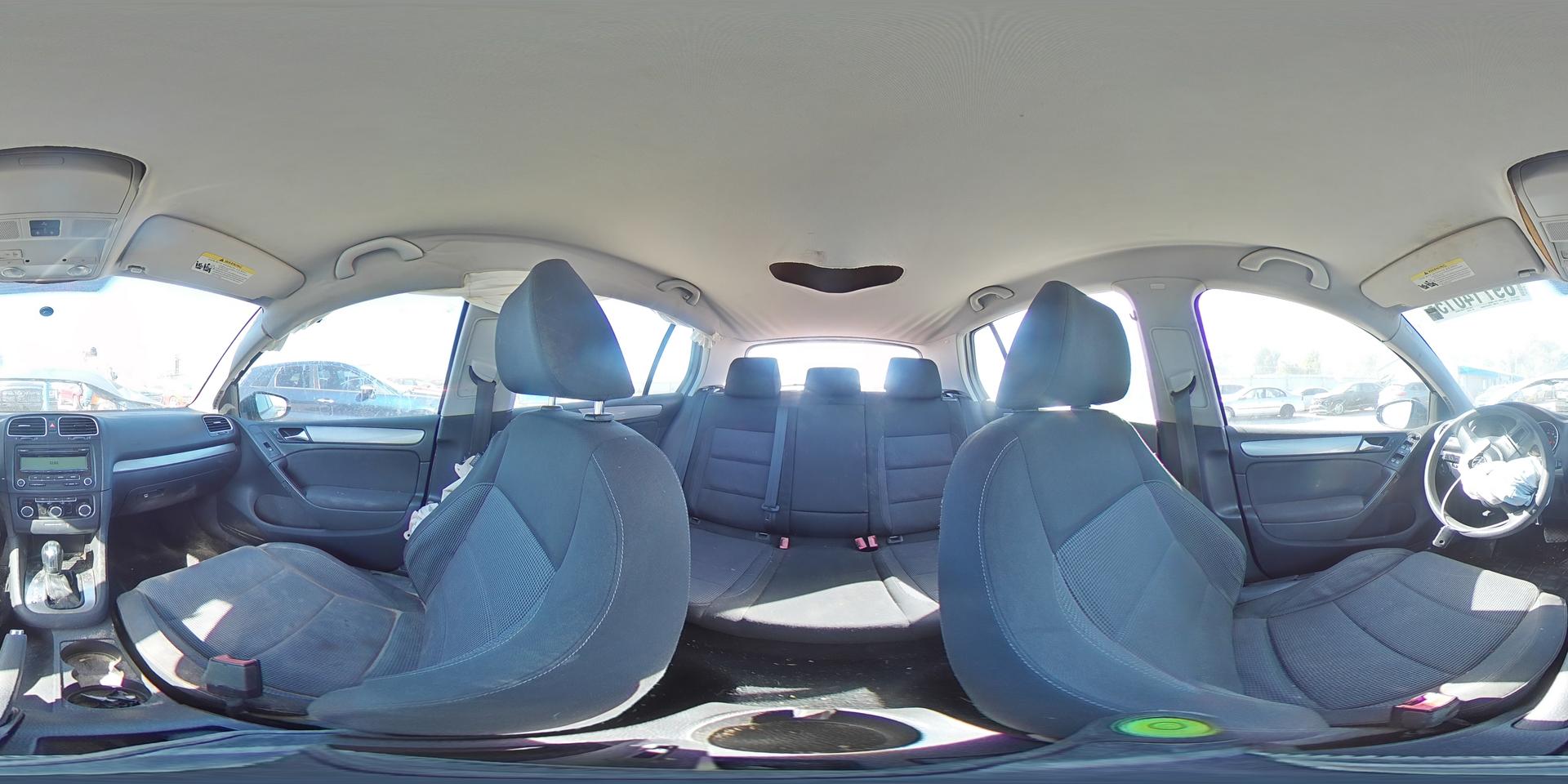 2011 VOLKSWAGEN GOLF