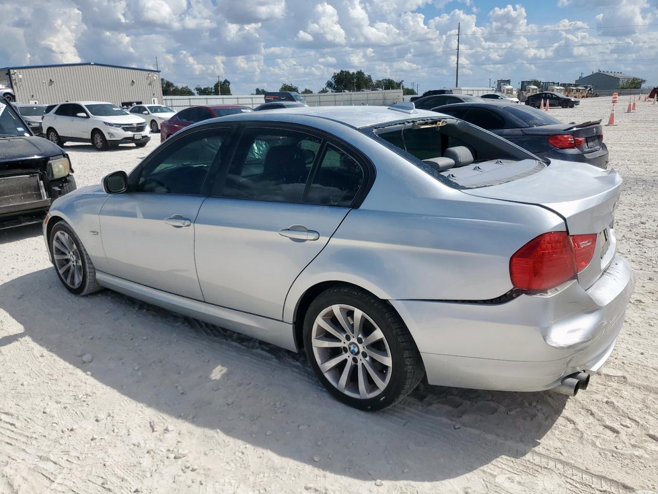 2011 BMW 3 SERIES
