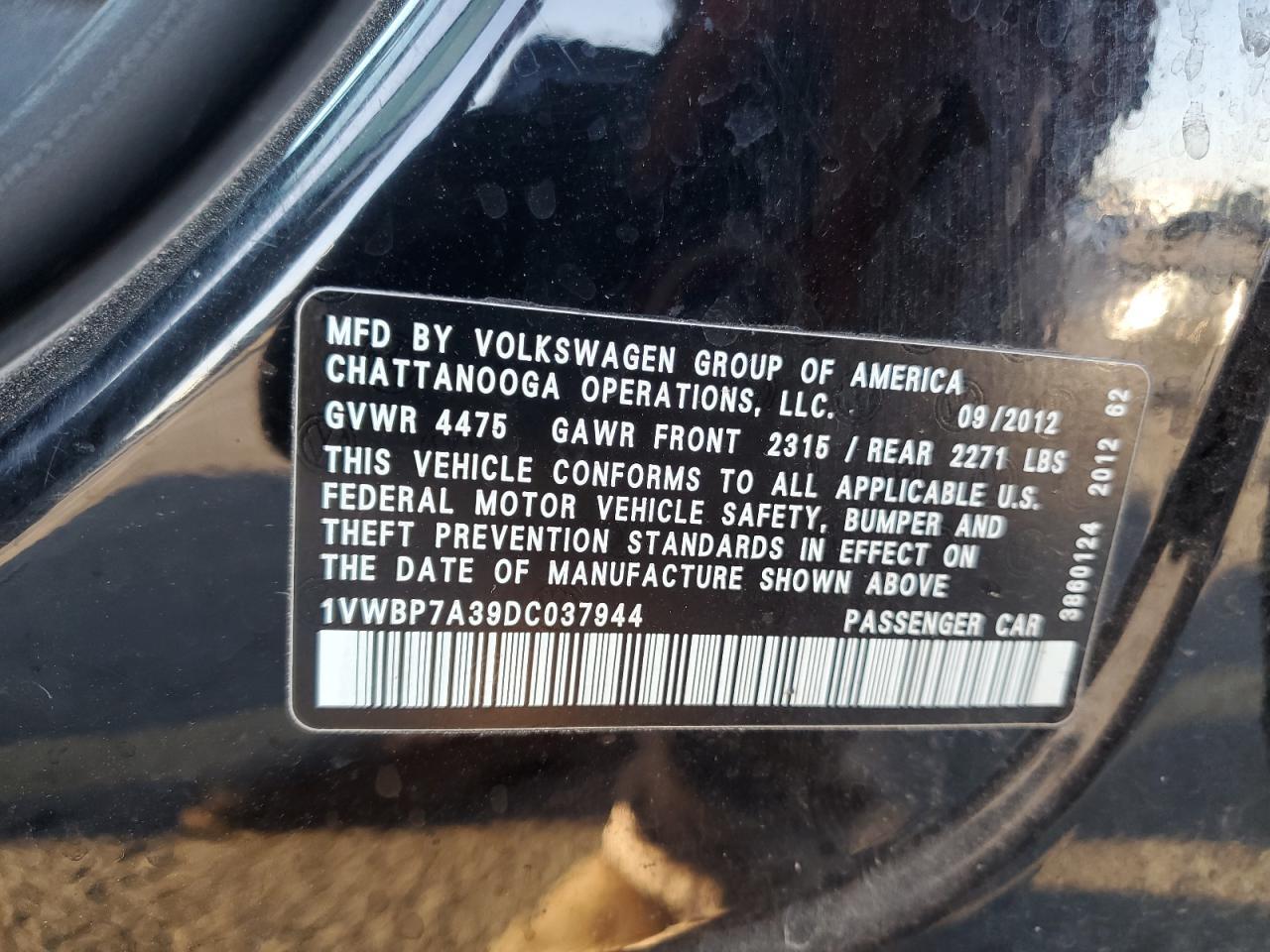 2013 VOLKSWAGEN Passat