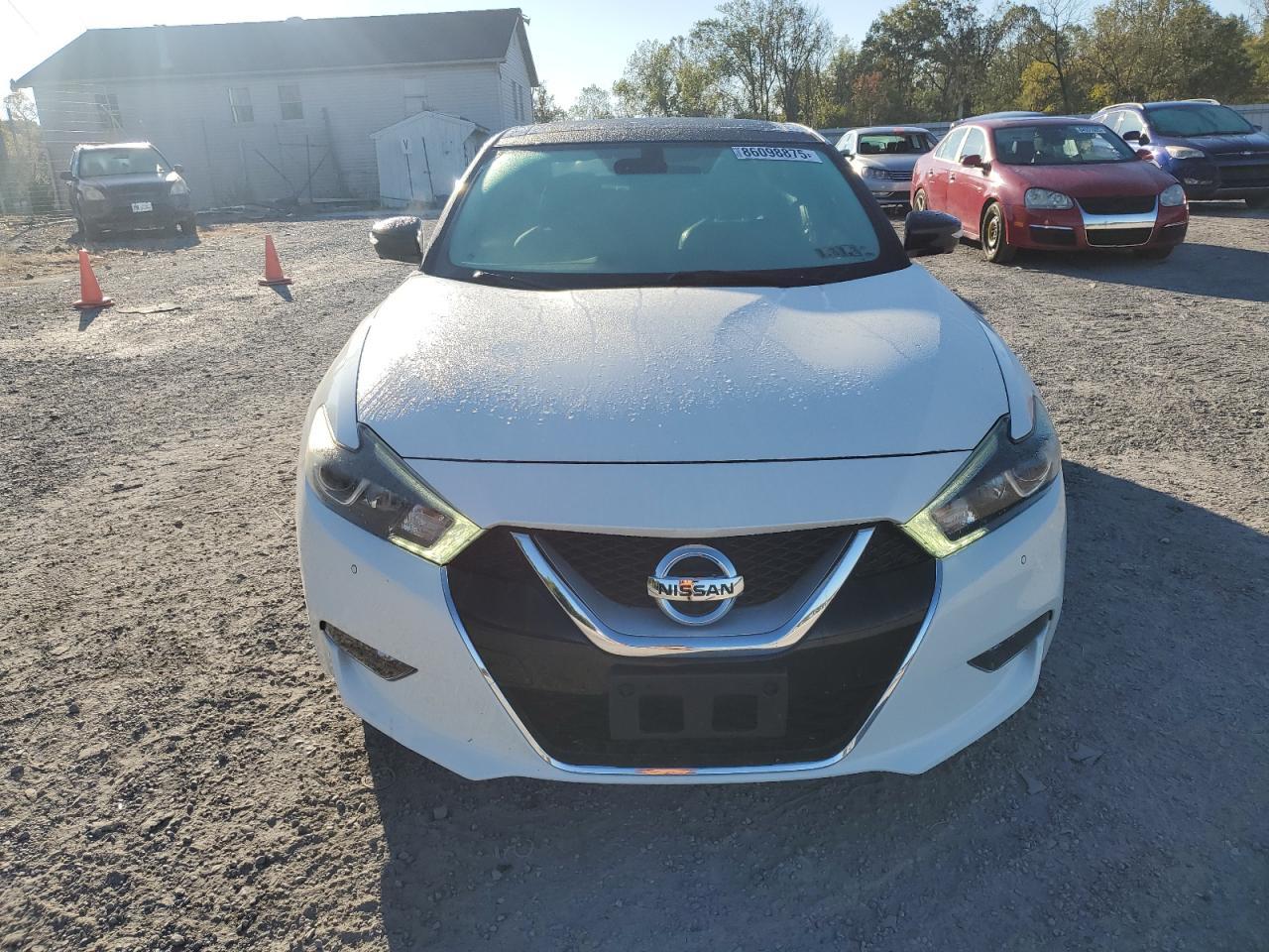 2017 NISSAN Maxima