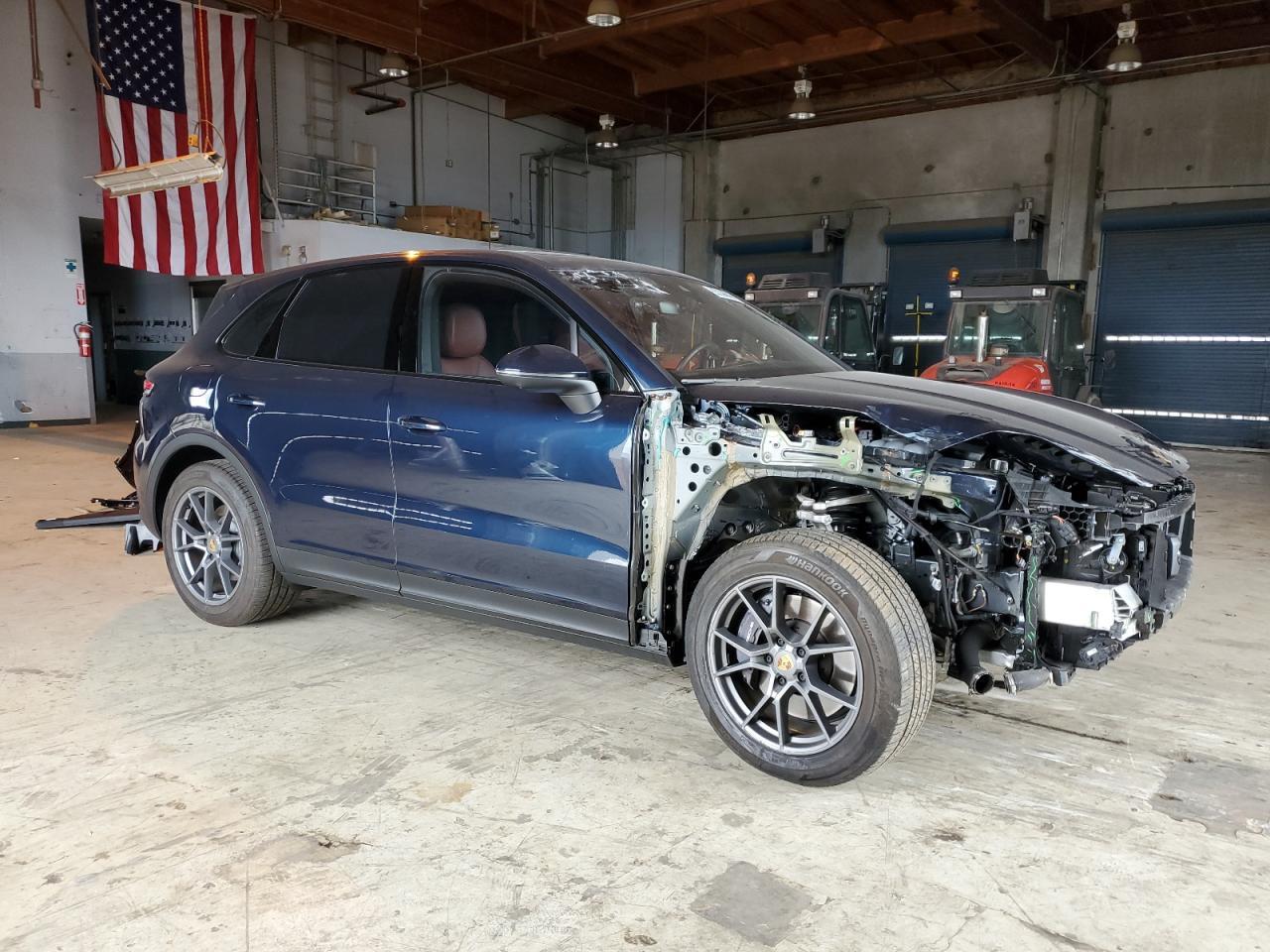 2024 PORSCHE CAYENNE