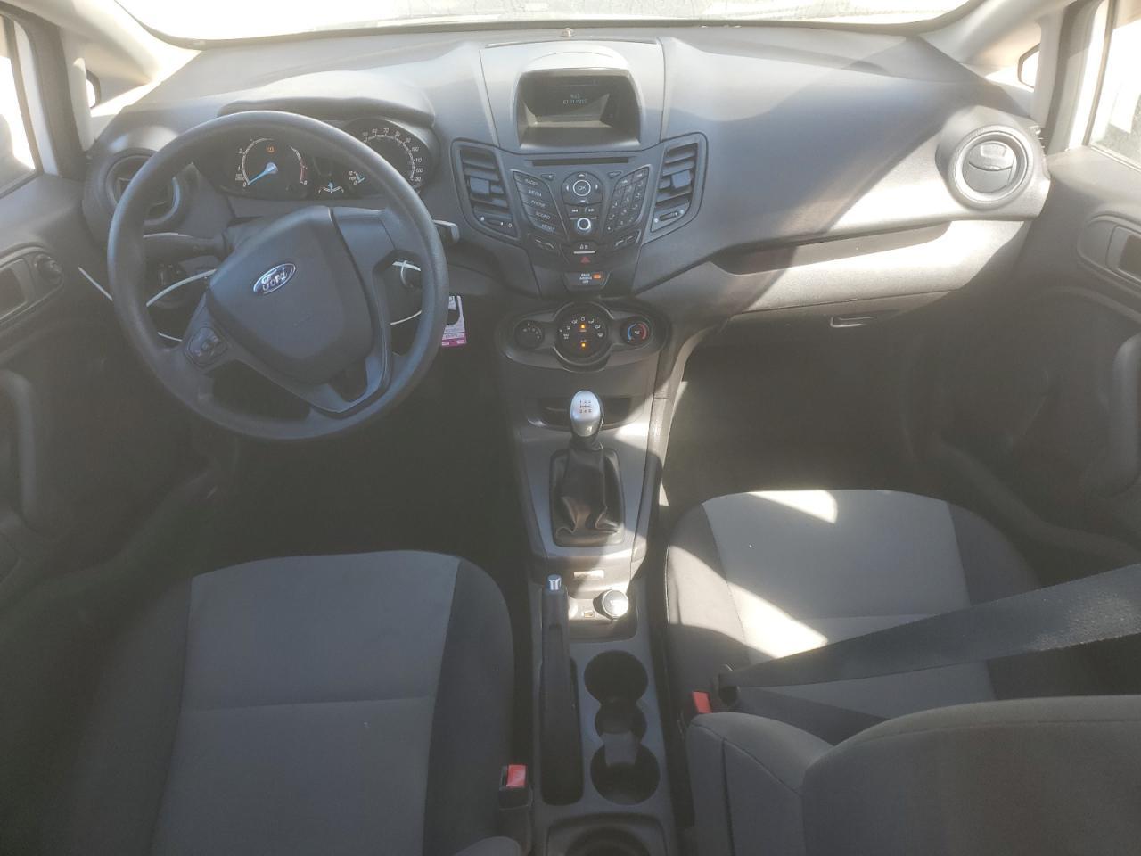 2016 FORD Fiesta