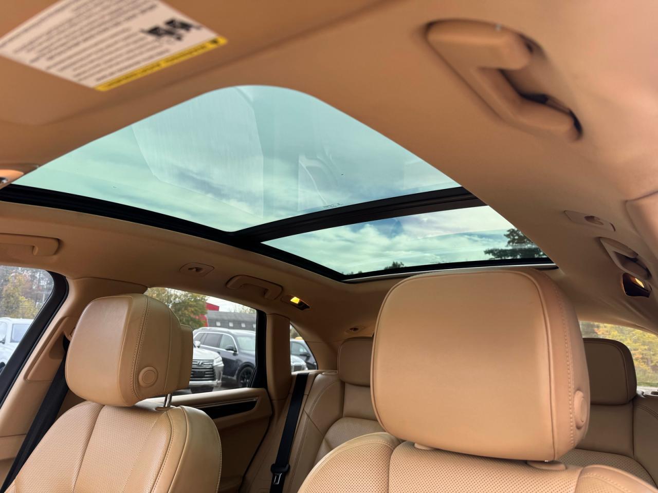 2015 PORSCHE Macan