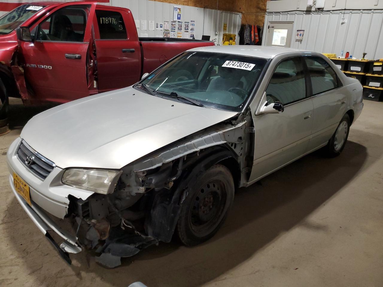 2001 TOYOTA CAMRY