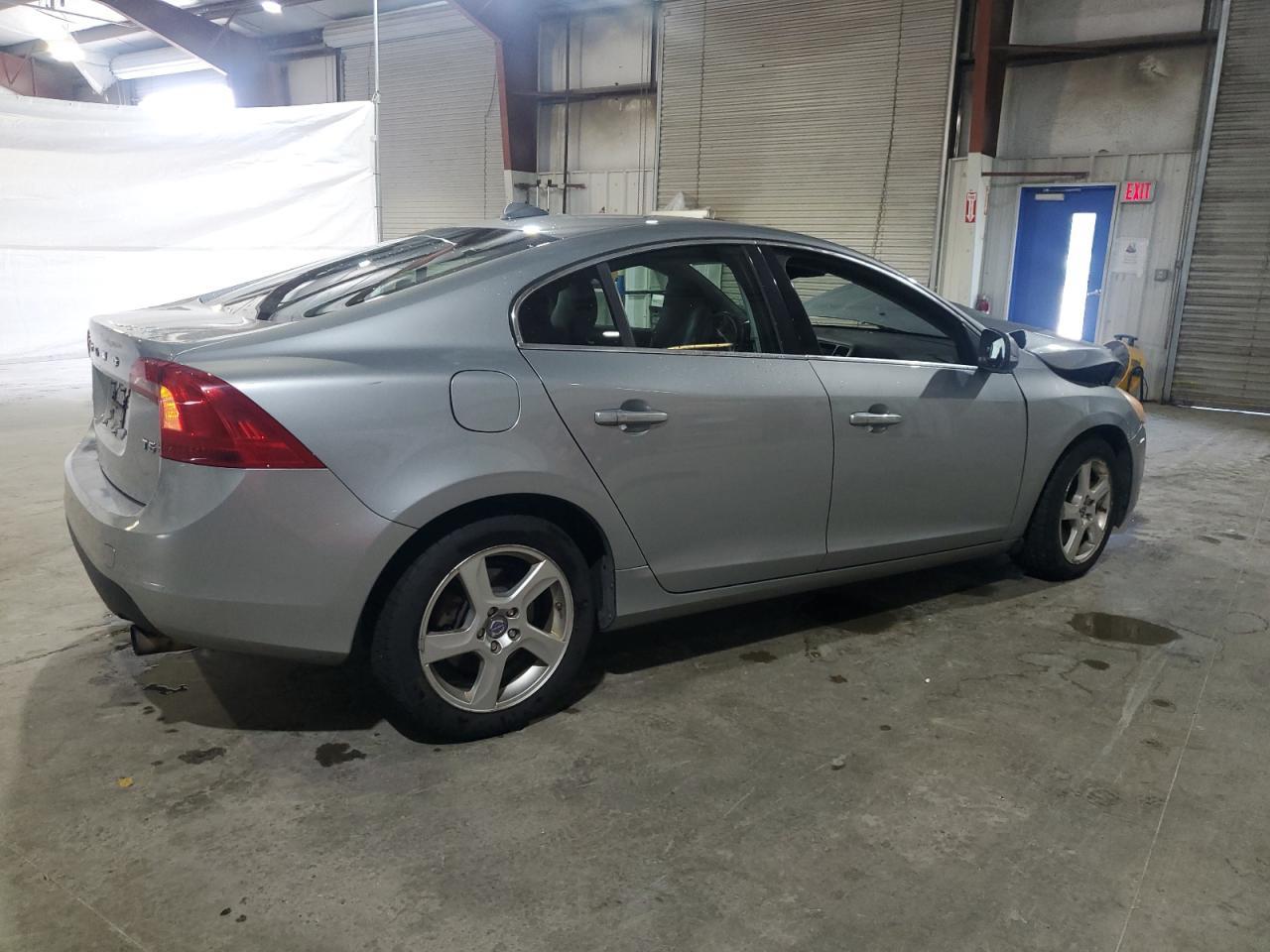 2013 VOLVO S60