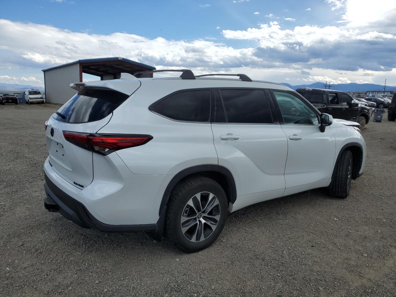 2022 TOYOTA HIGHLANDER