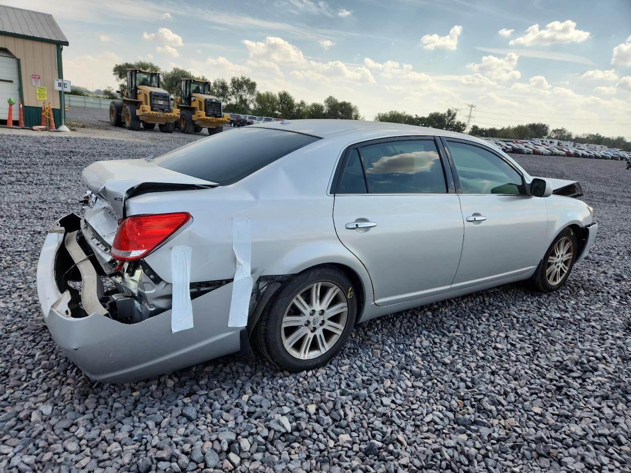 2010 TOYOTA Avalon