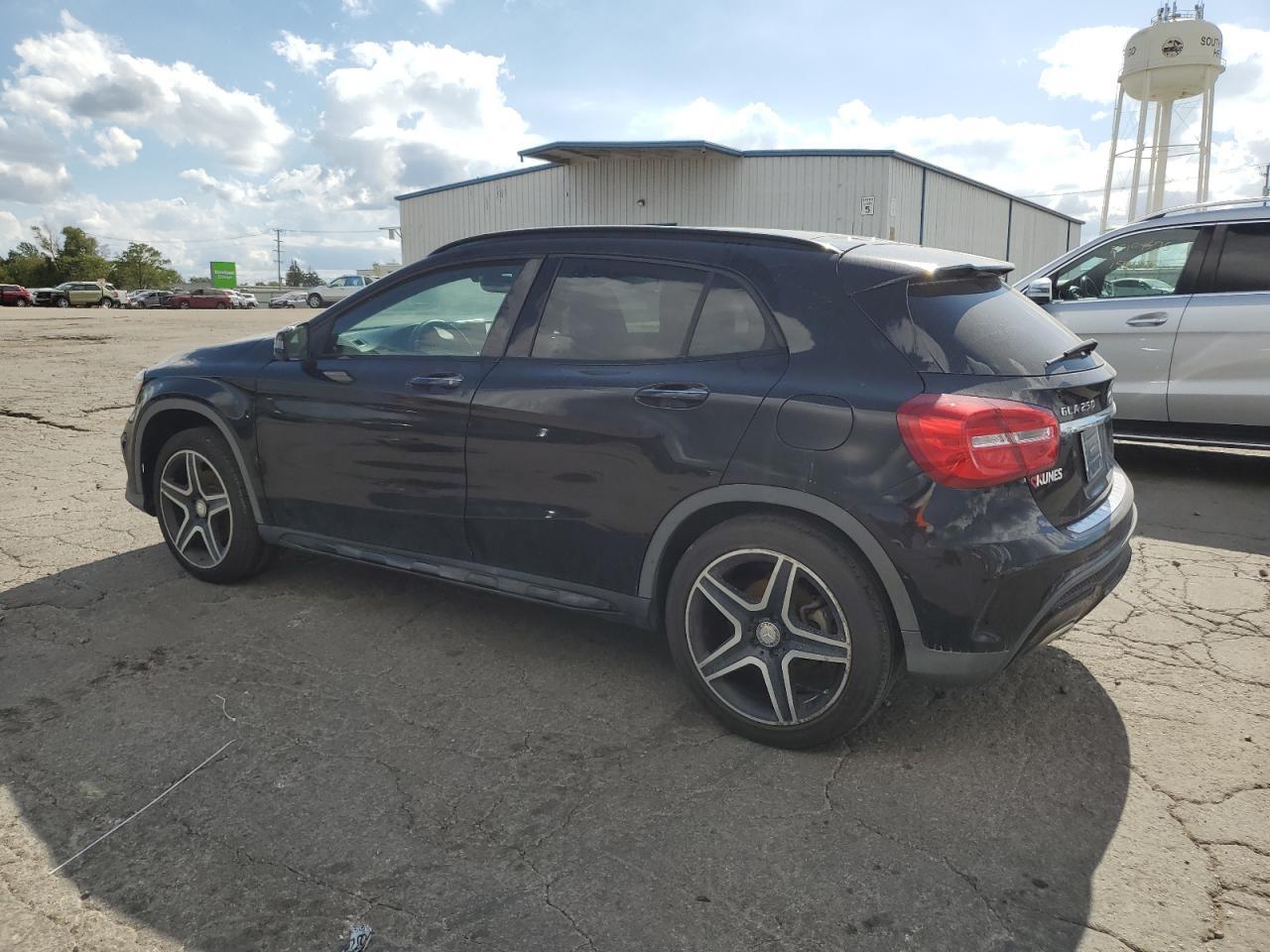 2016 MERCEDES-BENZ GLA-Class