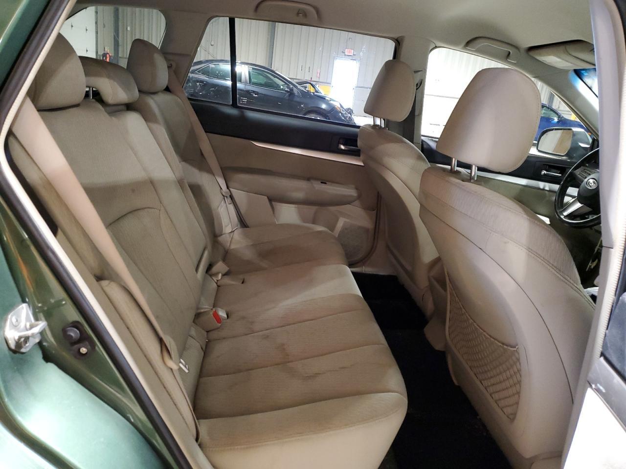 2010 SUBARU Outback