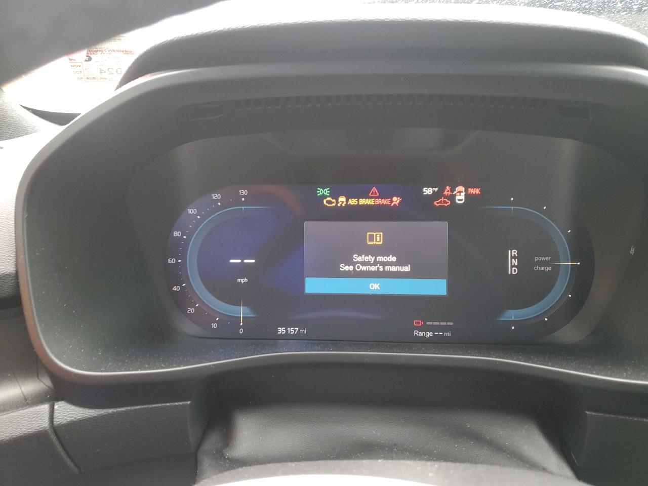 2023 VOLVO C40