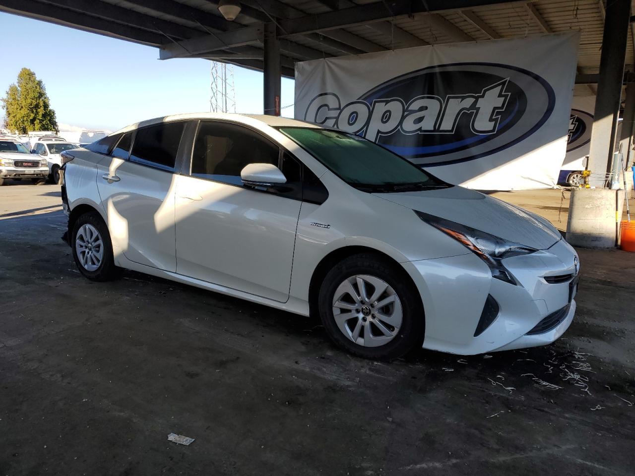 2016 TOYOTA PRIUS