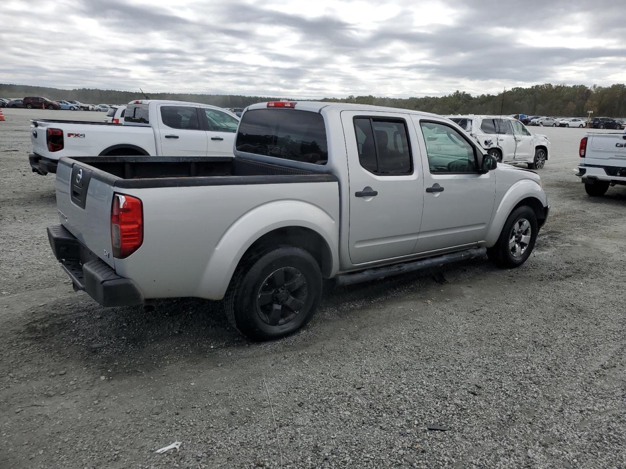2011 NISSAN Frontier
