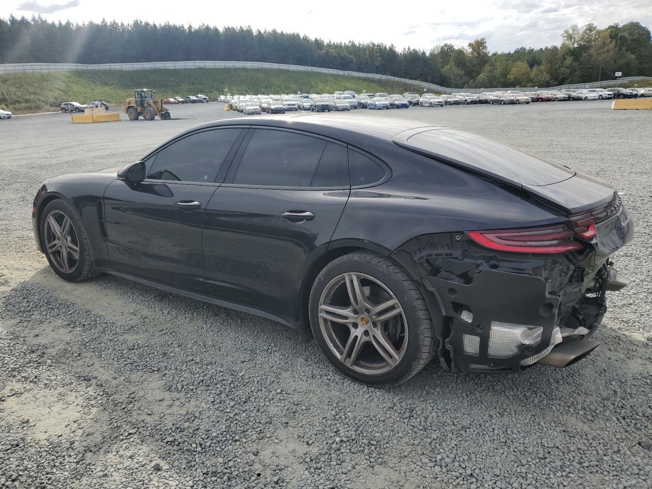2018 PORSCHE Panamera