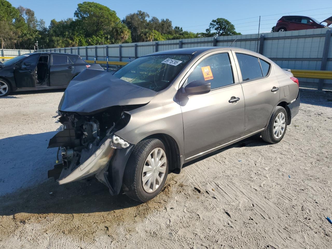 2016 NISSAN VERSA