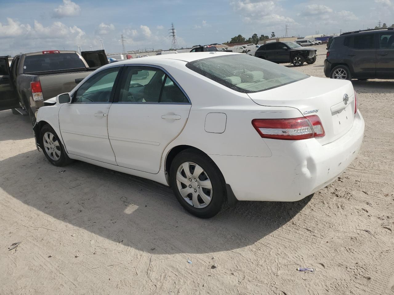 2011 TOYOTA CAMRY