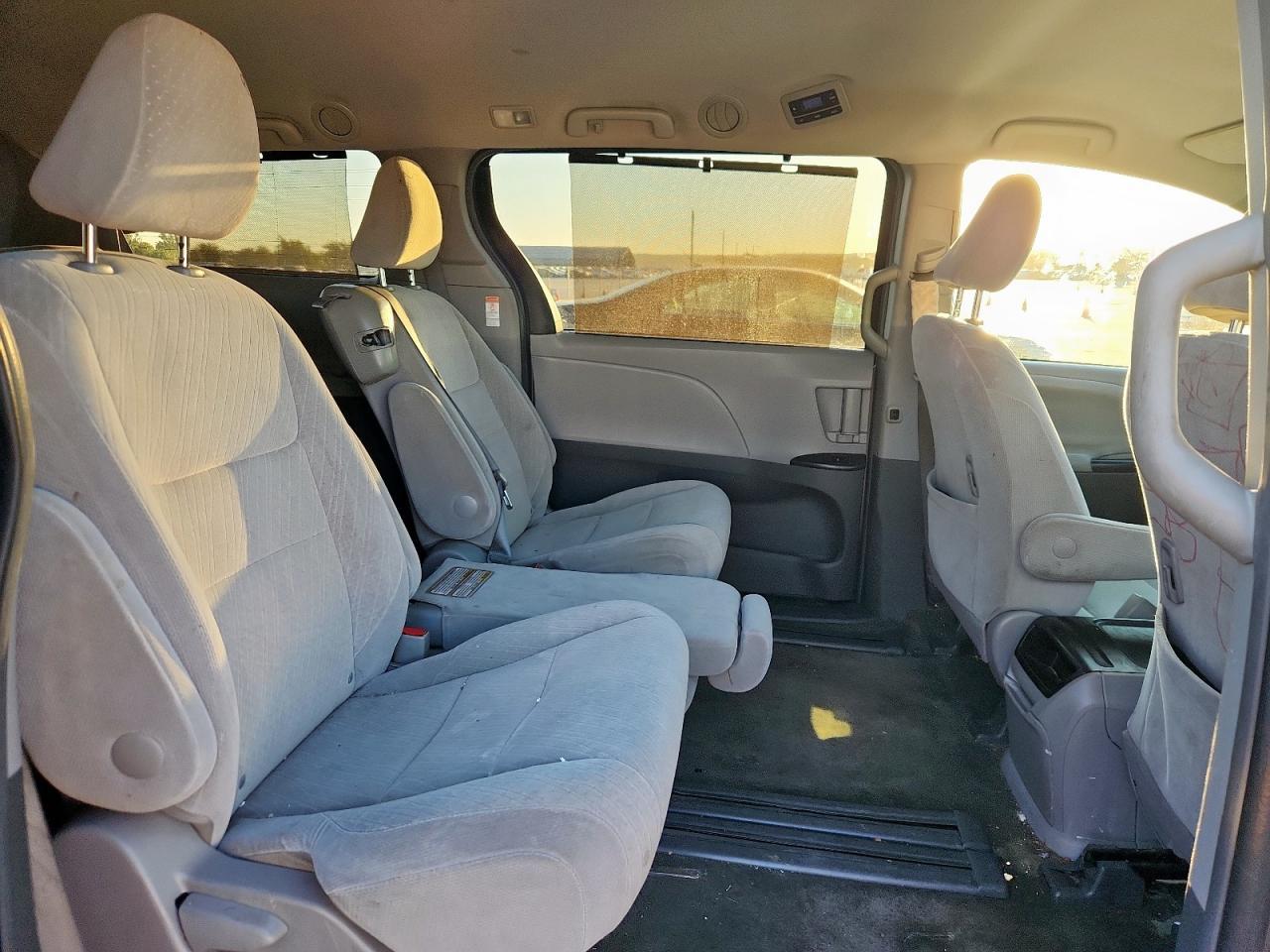2017 TOYOTA SIENNA