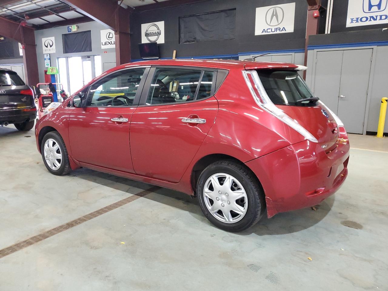 2015 NISSAN LEAF