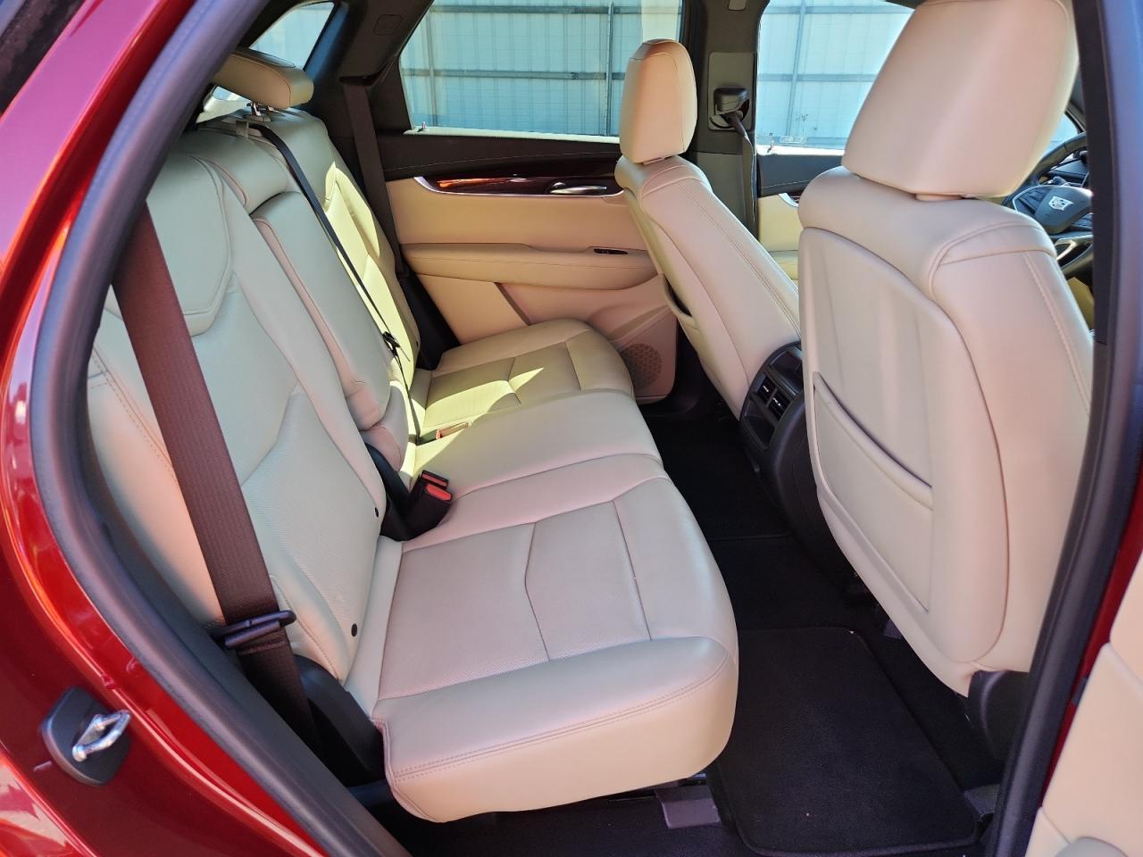 2017 CADILLAC XT5