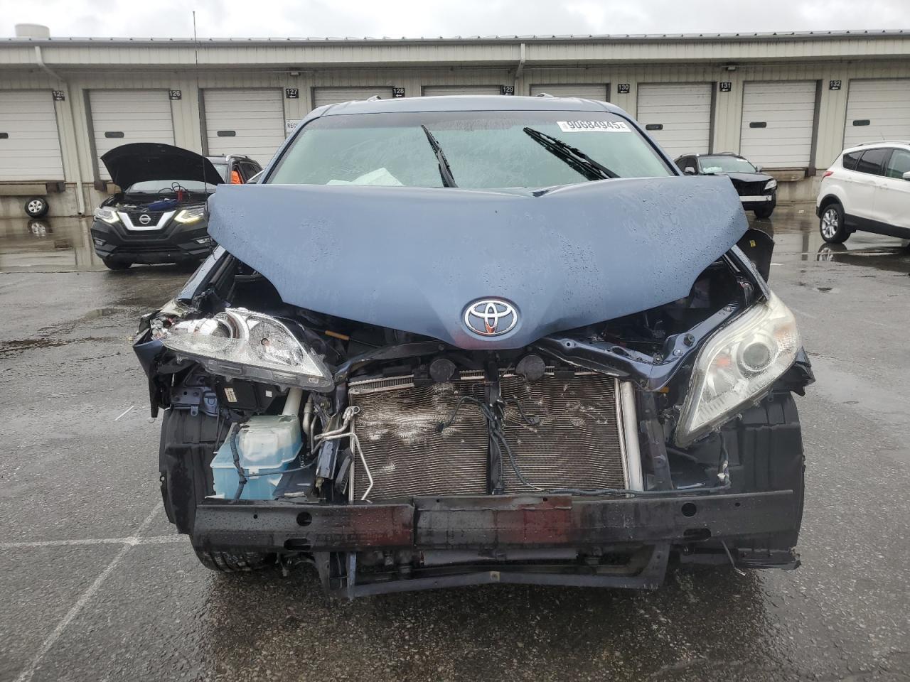 2013 TOYOTA SIENNA