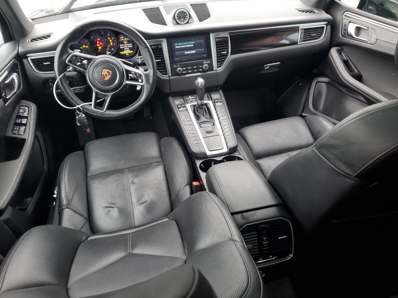 2018 PORSCHE Macan