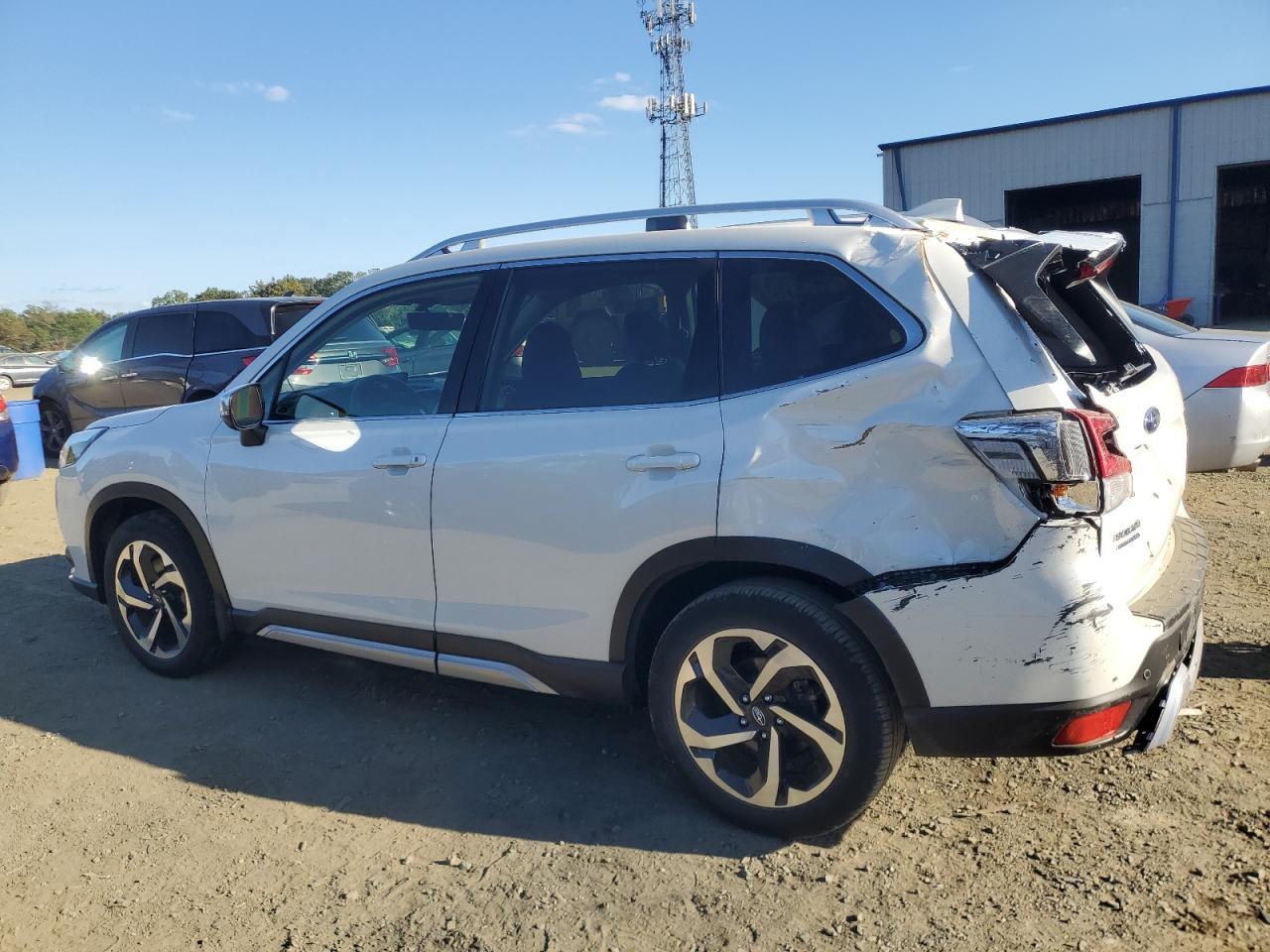 2023 SUBARU FORESTER