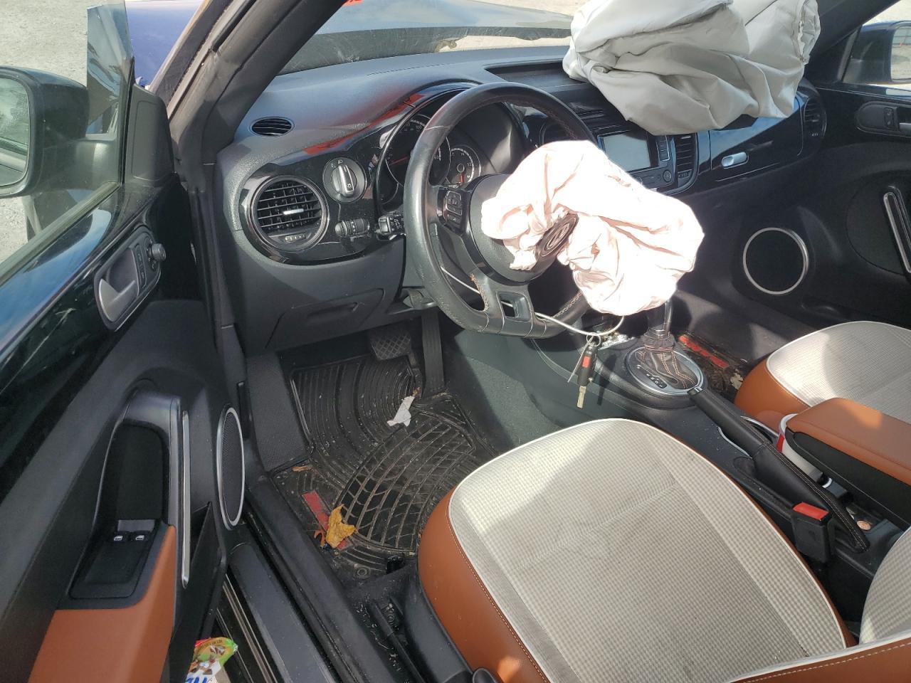 2015 VOLKSWAGEN Beetle