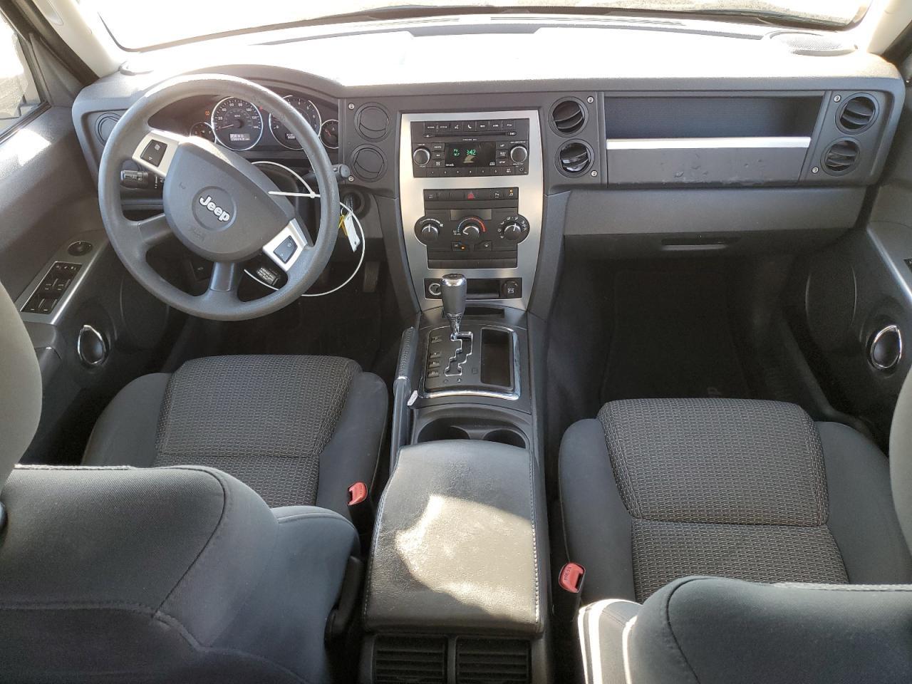 2010 JEEP Commander