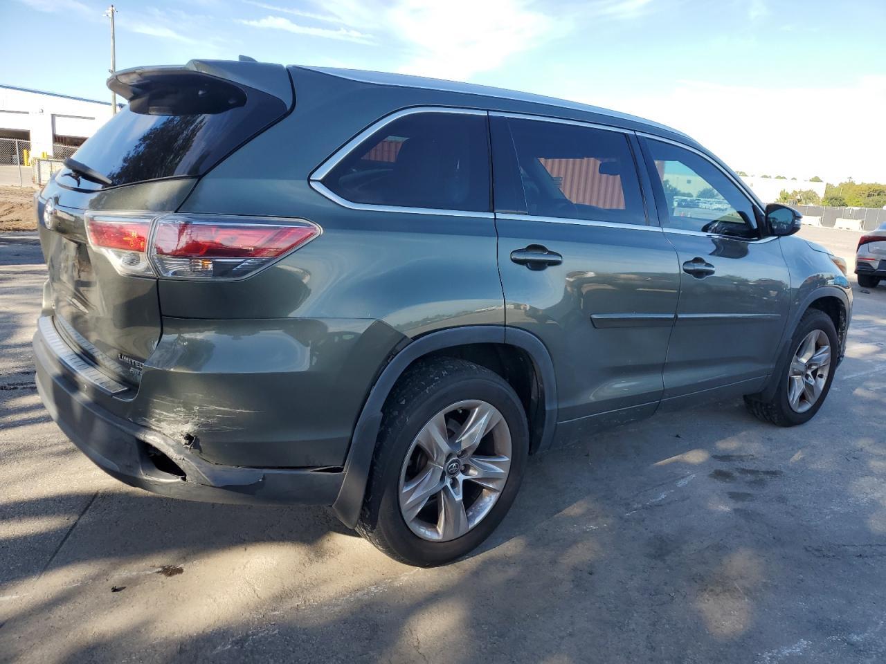 2016 TOYOTA HIGHLANDER