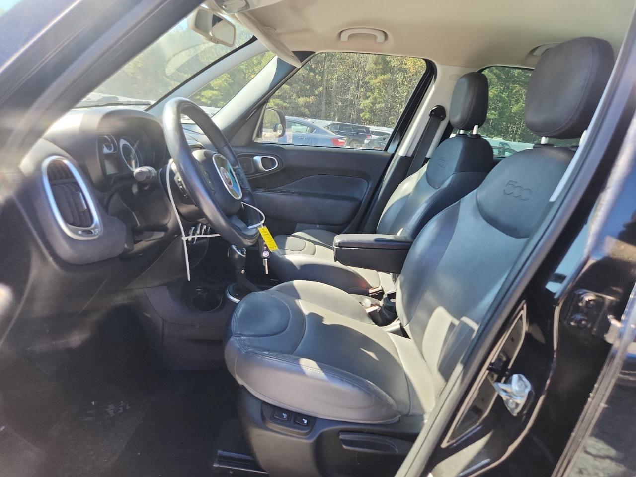 2015 FIAT 500L