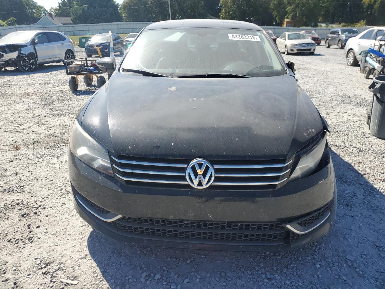 2012 VOLKSWAGEN Passat