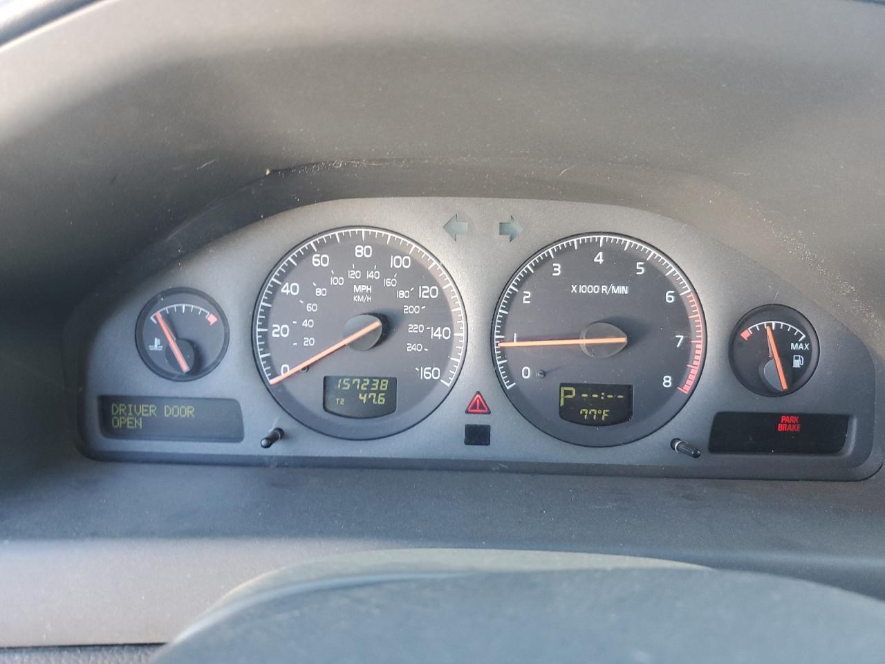 2002 VOLVO V70