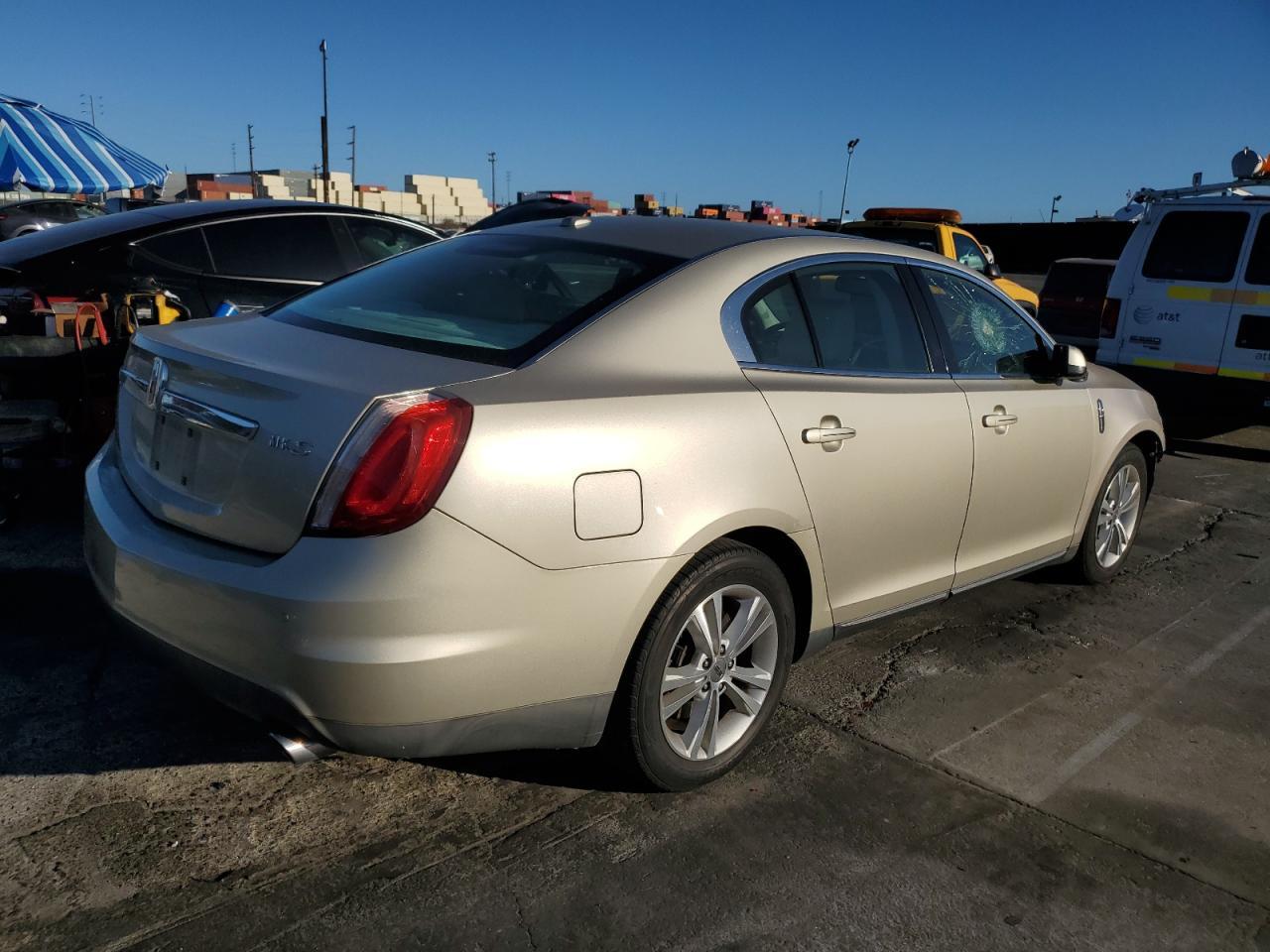 2011 LINCOLN MKS