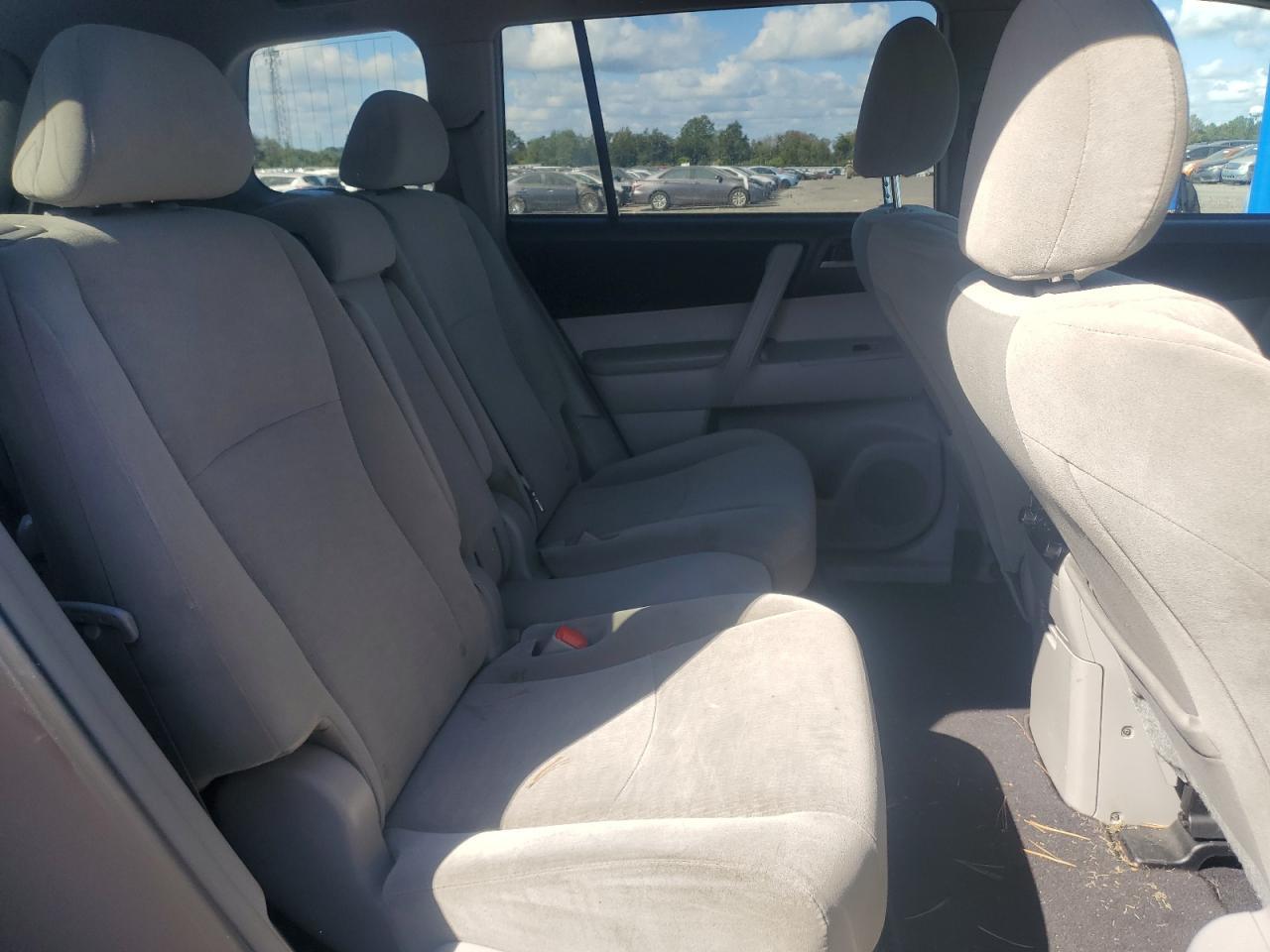 2011 TOYOTA HIGHLANDER