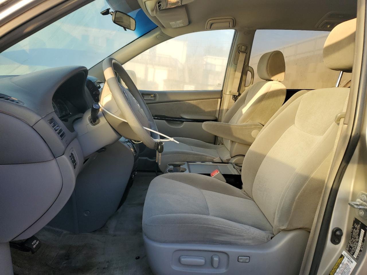 2005 TOYOTA SIENNA