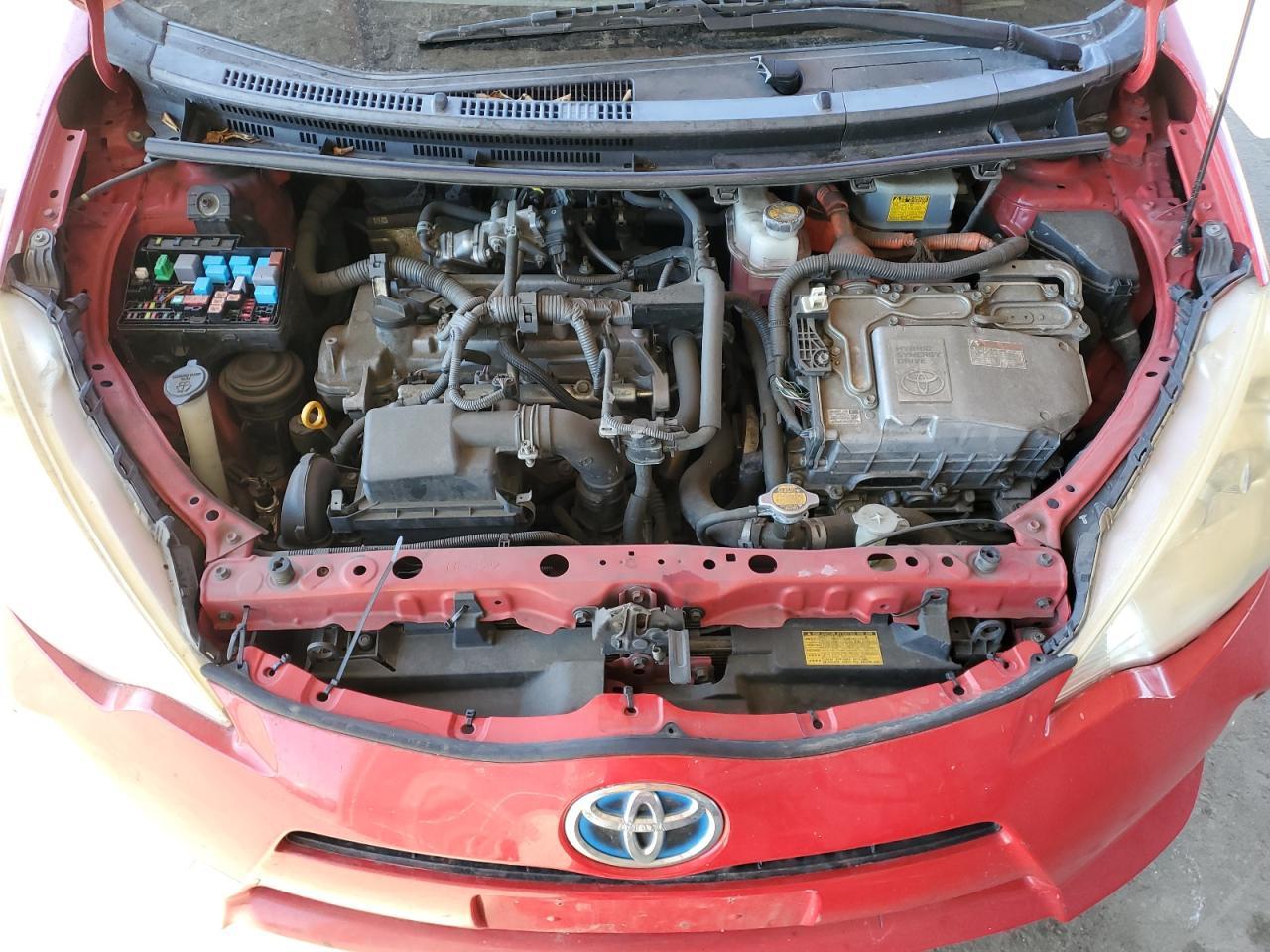 2014 TOYOTA Prius c