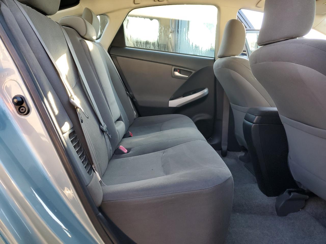 2012 TOYOTA Prius Plug-In