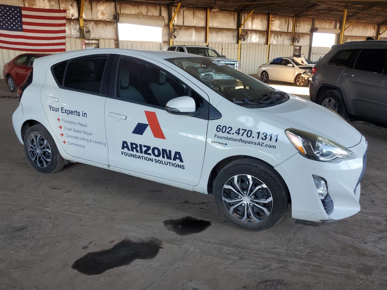 2016 TOYOTA Prius c