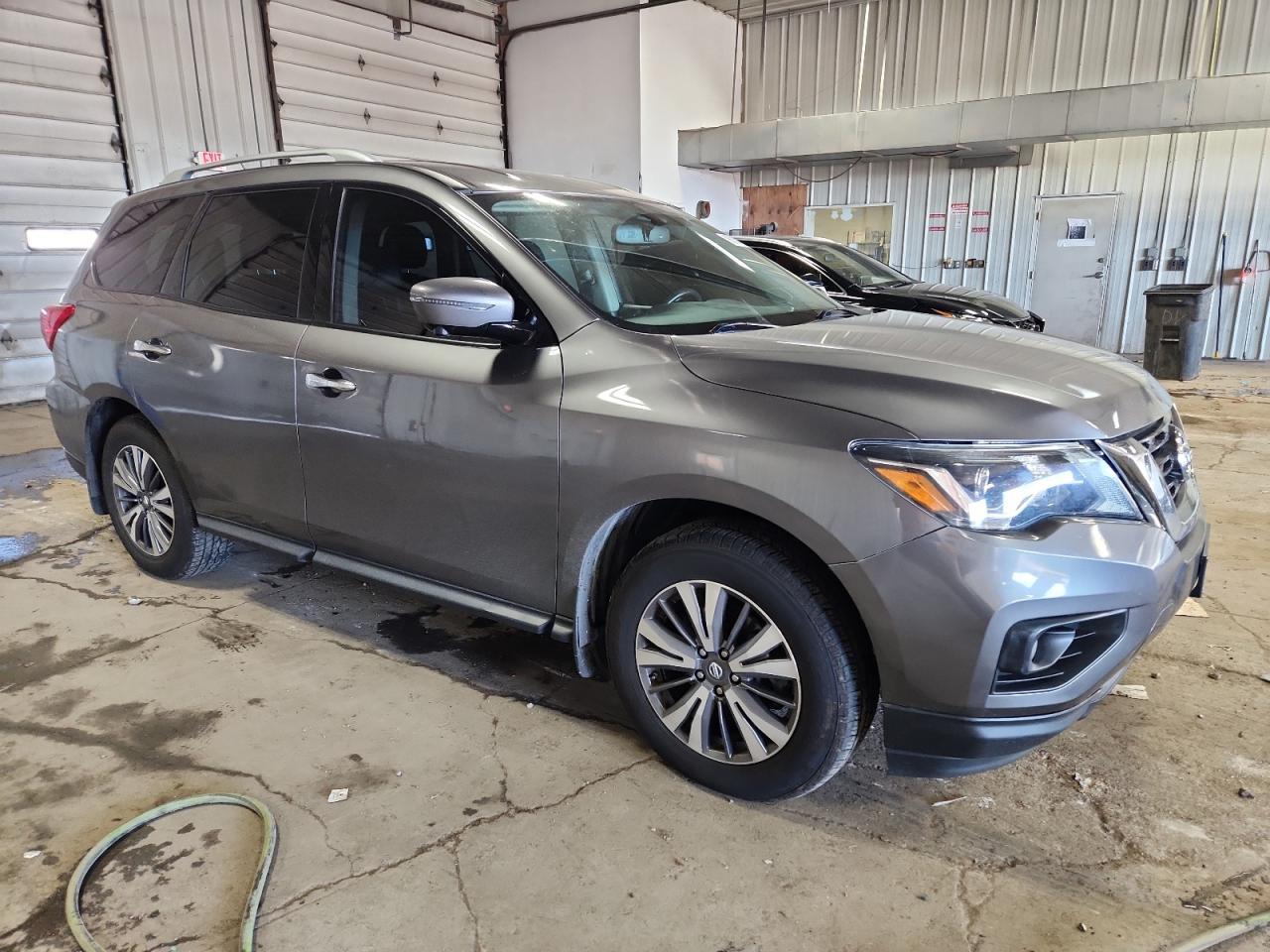 2017 NISSAN PATHFINDER