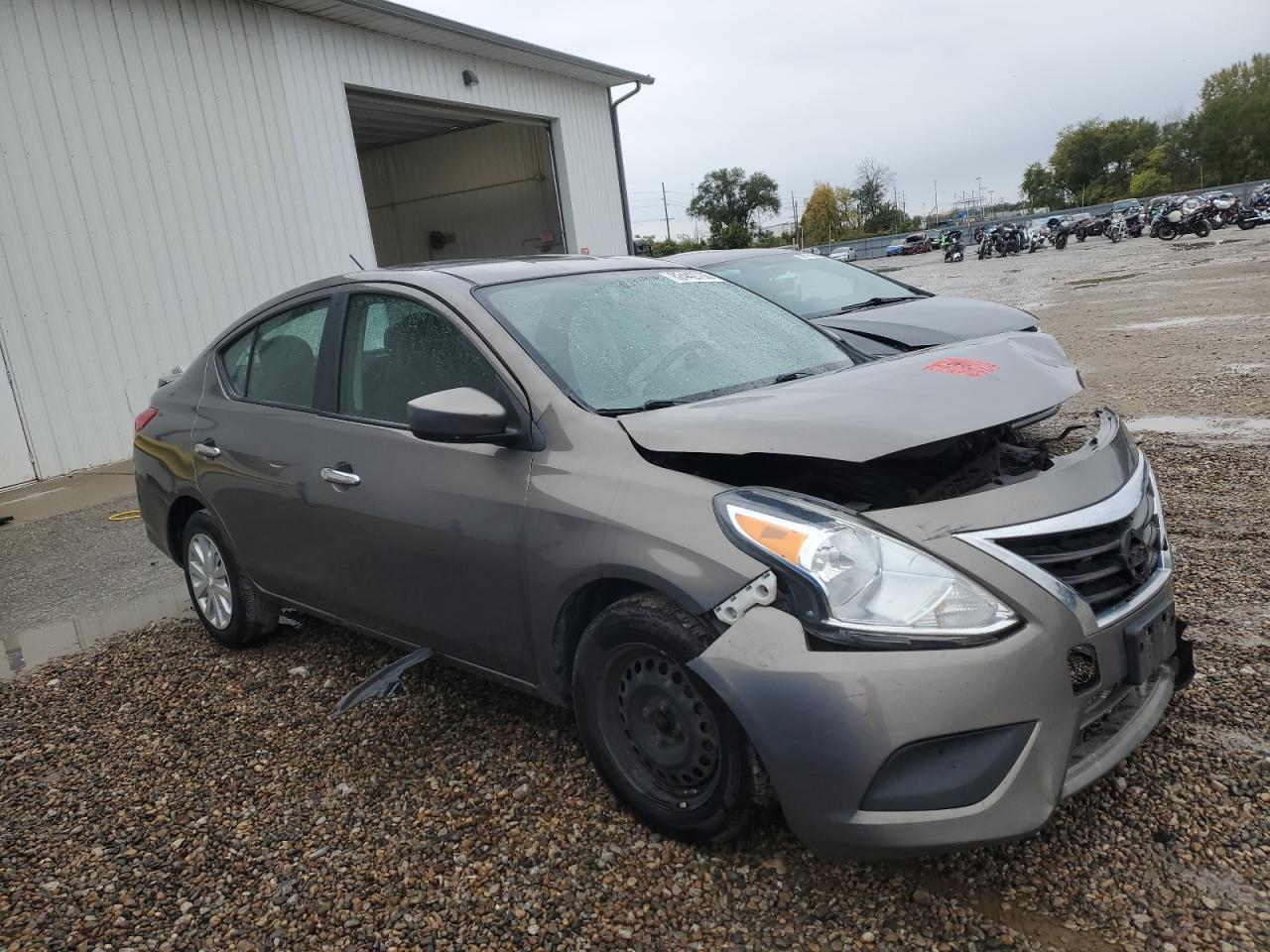 2016 NISSAN VERSA