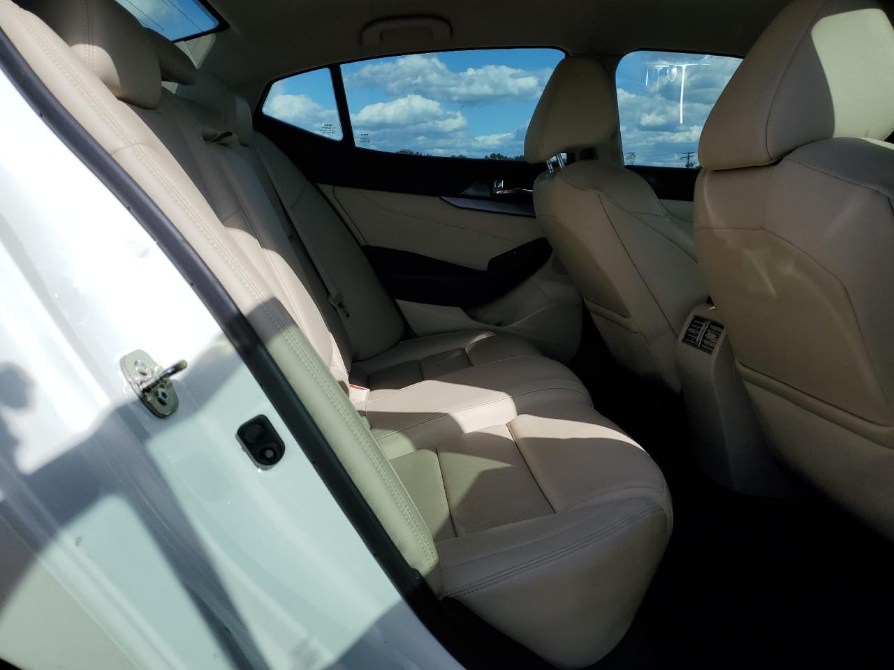 2016 NISSAN Maxima