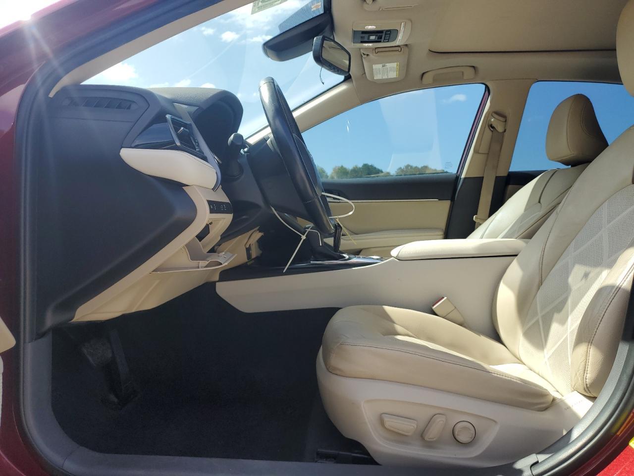 2019 TOYOTA CAMRY