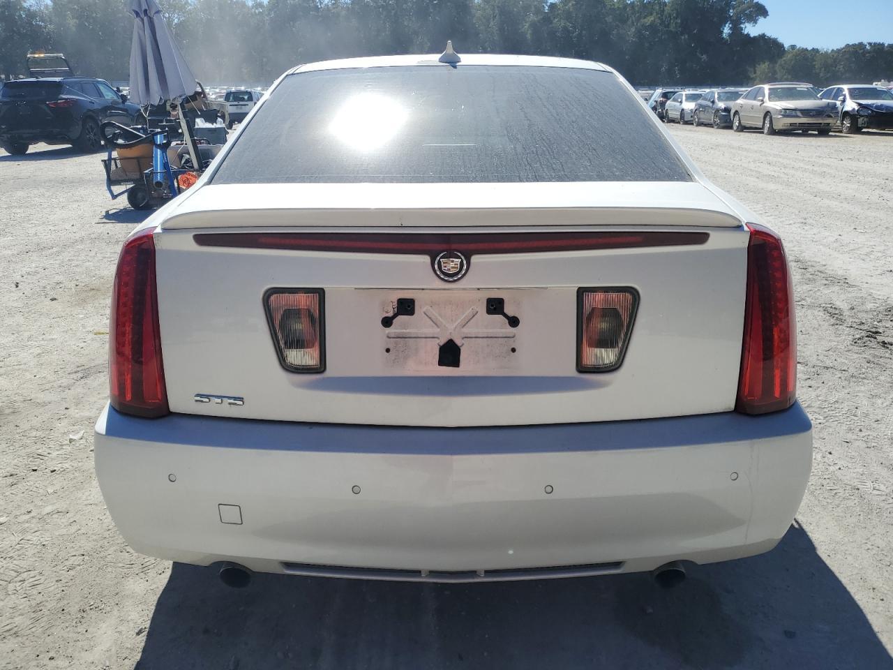 2011 CADILLAC STS